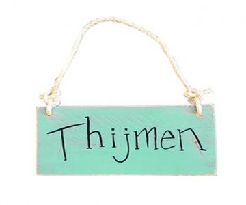 De houtwereld houten naambord met touw thijmen 1 steigerhout